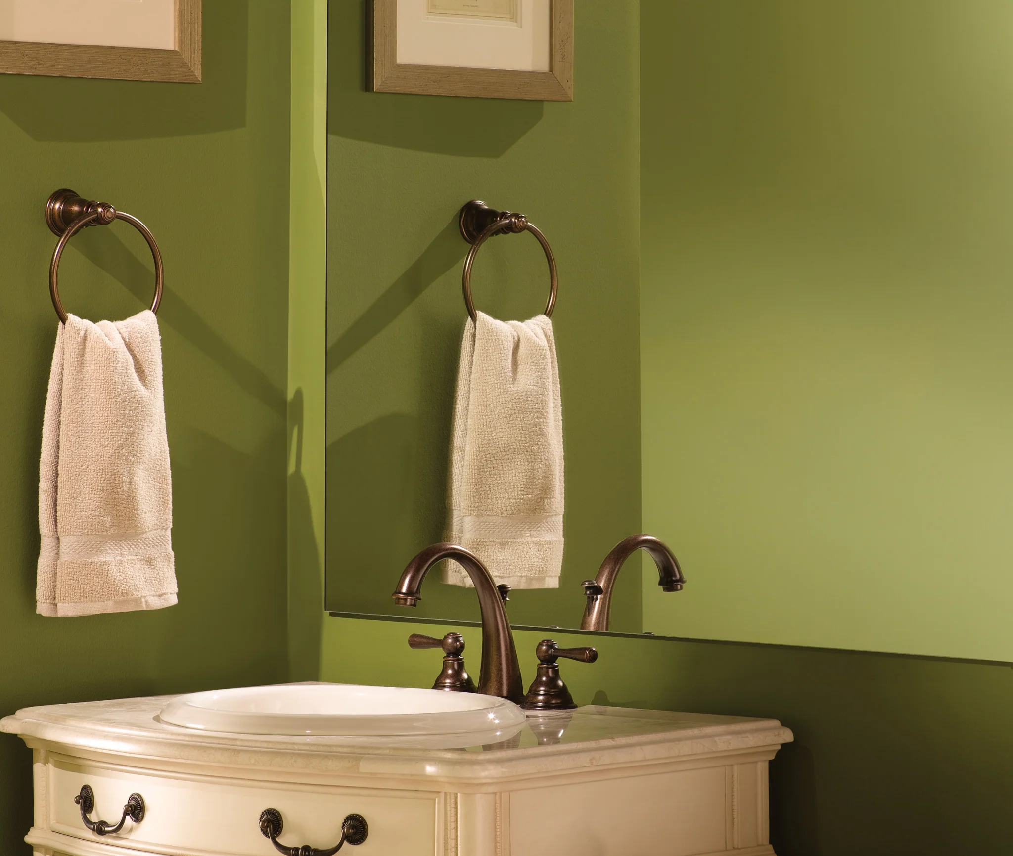 Kingsley Towel Ring - Image 13